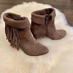 Steve Madden “Pallas” Grey fringe Boots